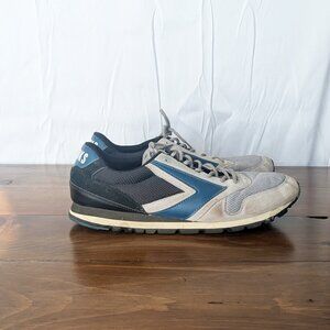 Brooks Chariot Retro Running Shoes